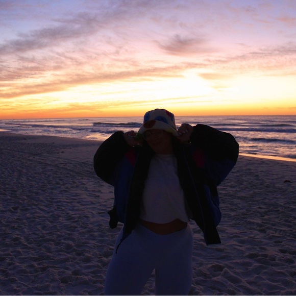 Meet your Posher, Jenna - Picture 1 of 1